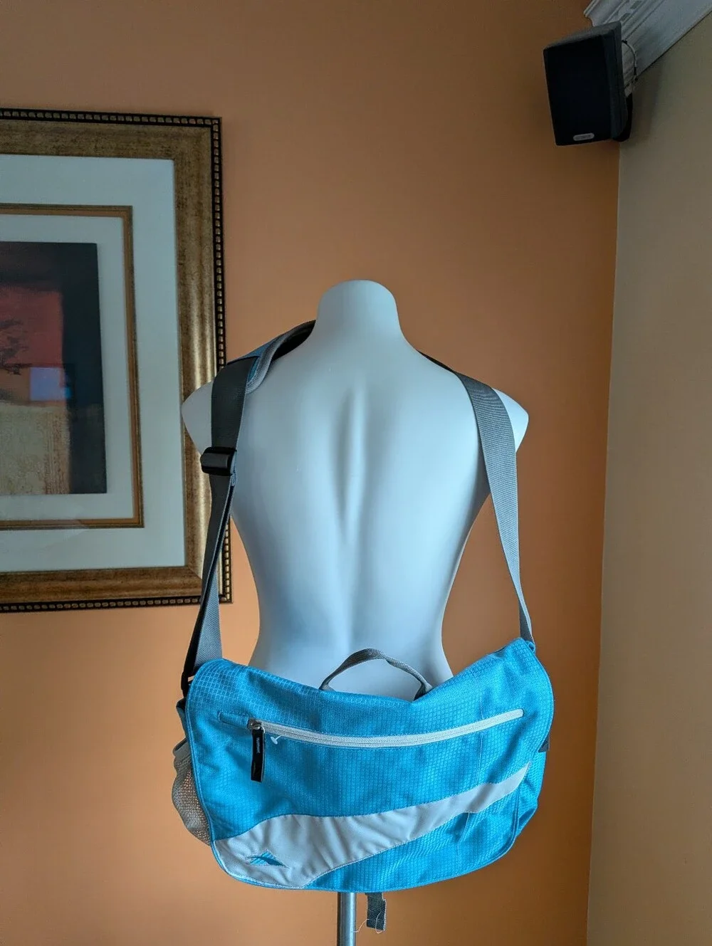 NEW High Sierra Light Blue and Gray Messenger Crossbody Bag